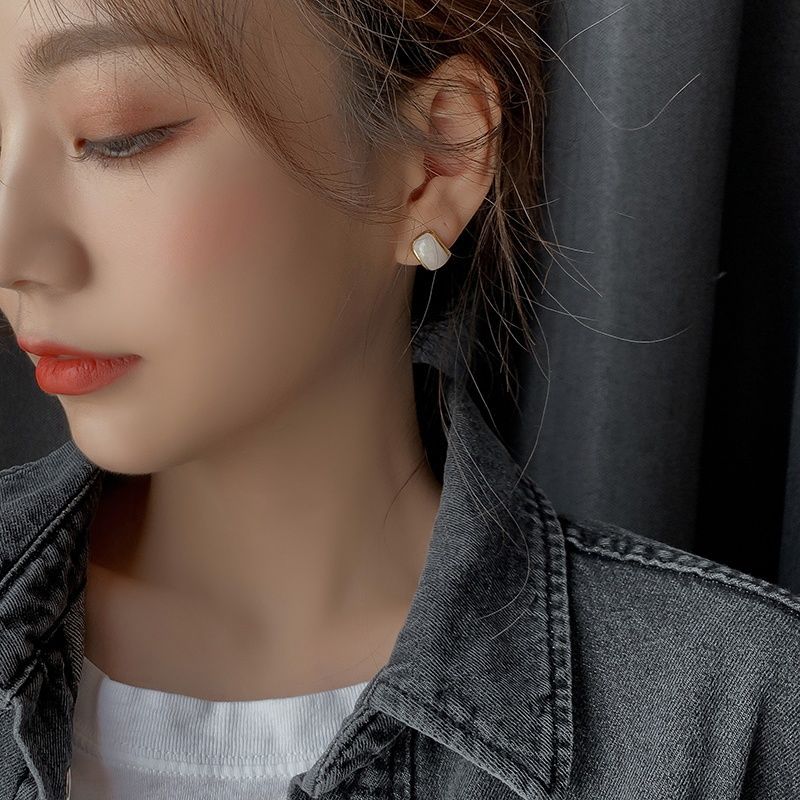 YH nuevo estilo retro Hong Kong pendientes temperamento Corea del Sur Internet celebridad oreja clip ins estilo pendientes de alto grado Luz de lujo moda de las mujeres