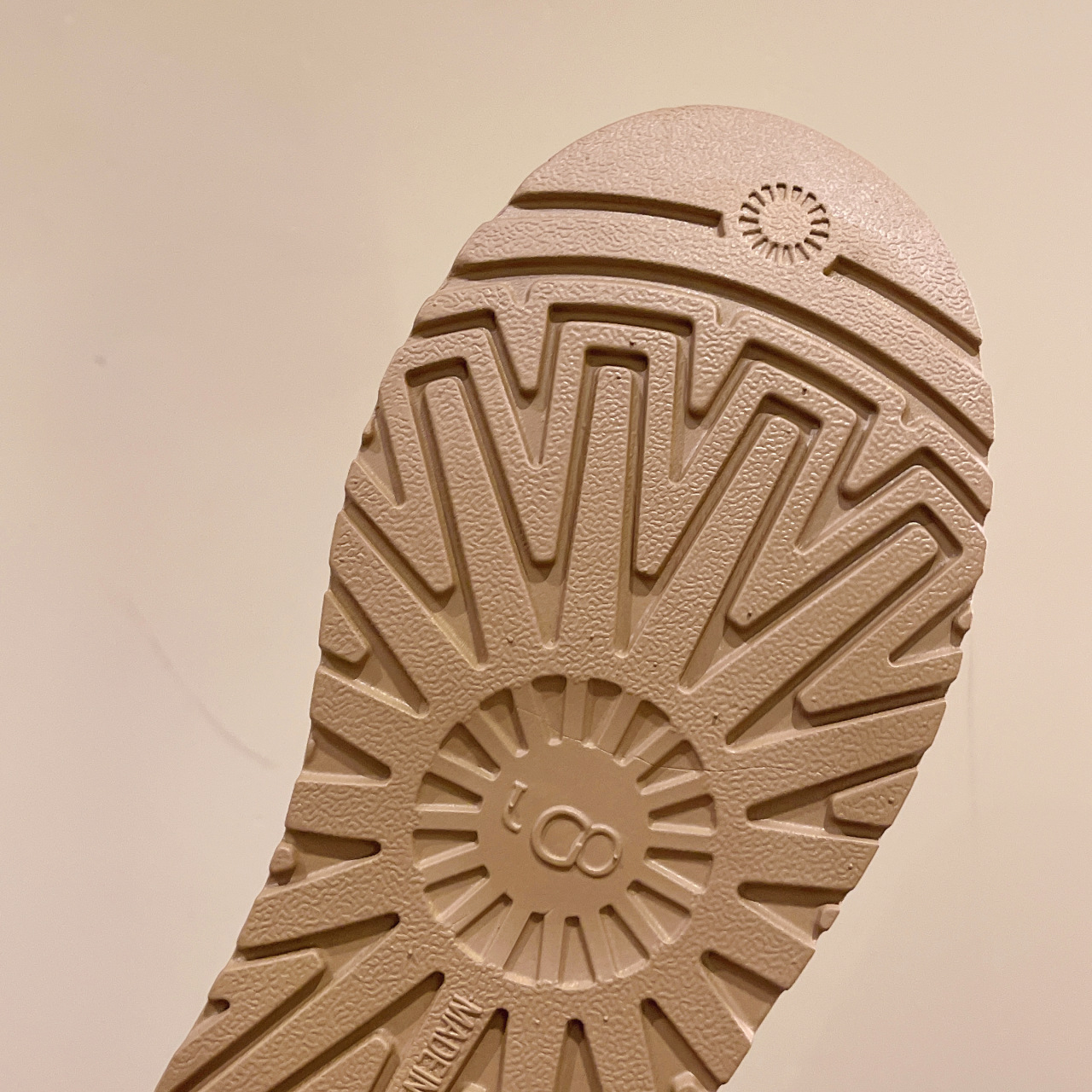 Zapatos de mujer Zapatillas de media caña cerradas con suela gruesa para mujer, otoño e invierno, además de zapatos de algodón cálidos y perezosos de terciopelo para mujer_voghion.com