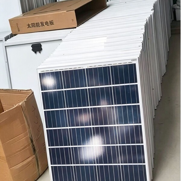 Photovoltaic single crystal solar-powered