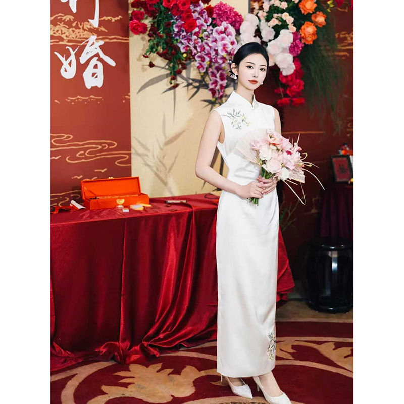 New Chinese Style Morning Dress Bride's Engagement Dress for the Day of the Day of the Day of the Morning Dress Heavy Industry White All-match Improved Cheongsam dress New Chinese Style Morning Dress Bride's Engagement Dress for the Day of the Day of the Day of the Morning Dress Heavy Industry White All-match Improved Cheongsam dress