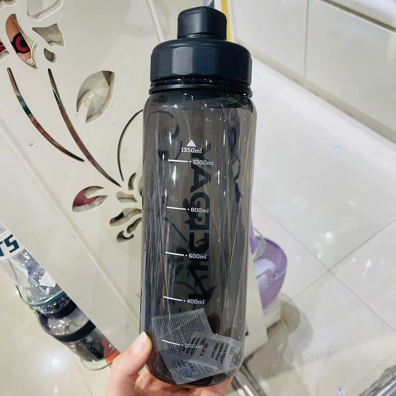 Jinshi deportivo al aire libre botella de plástico de una sola capa de 2000ml taza espacial de gran capacidad botella de agua portátil para trabajadores ecológicos