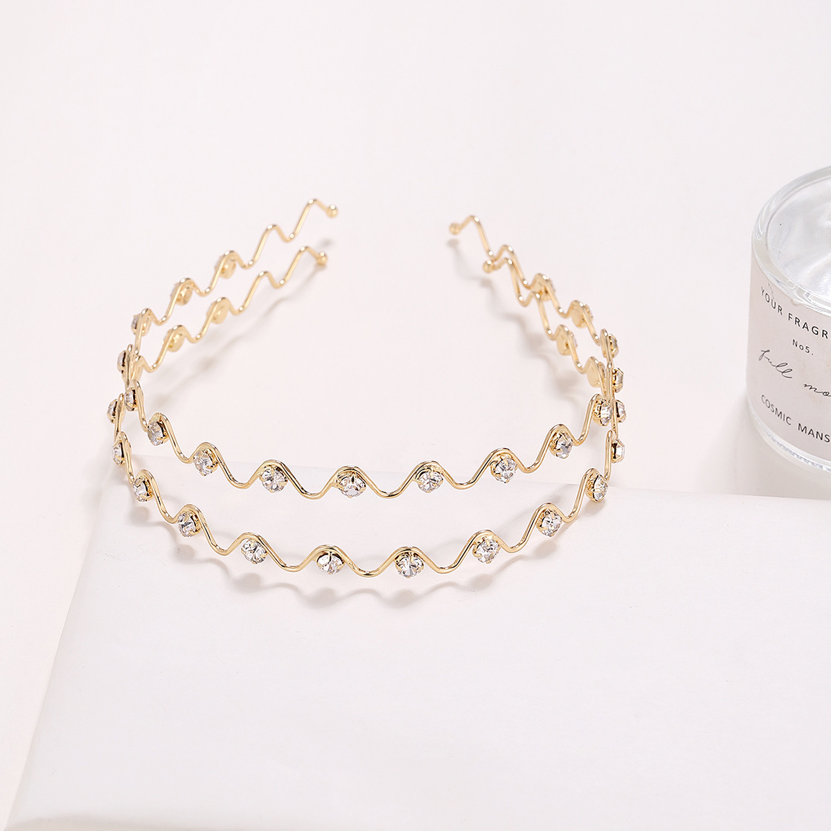 Estilo coreano simple diadema delgada de metal exquisito diamante incrustado diadema de onda de alto grado de novia princesa horquilla accesorios para el cabello al por mayor