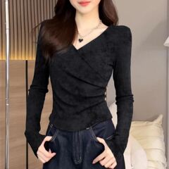 大码时尚扎染V领长袖打底T恤女春秋冬内搭设计感纽扣修身显瘦上衣