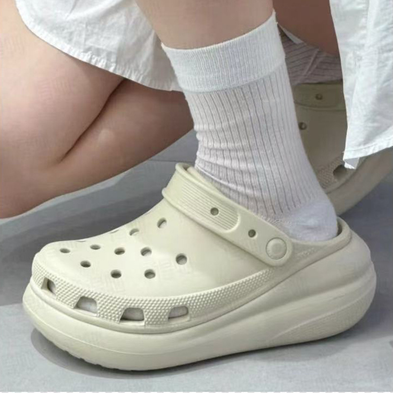 Trendy Perforated Clogs, Non-Slip Height-Increasing Thick-Soled Sandals for Outdoor Wear, Stylish and Customizable DIY Perforated Shoes for Women