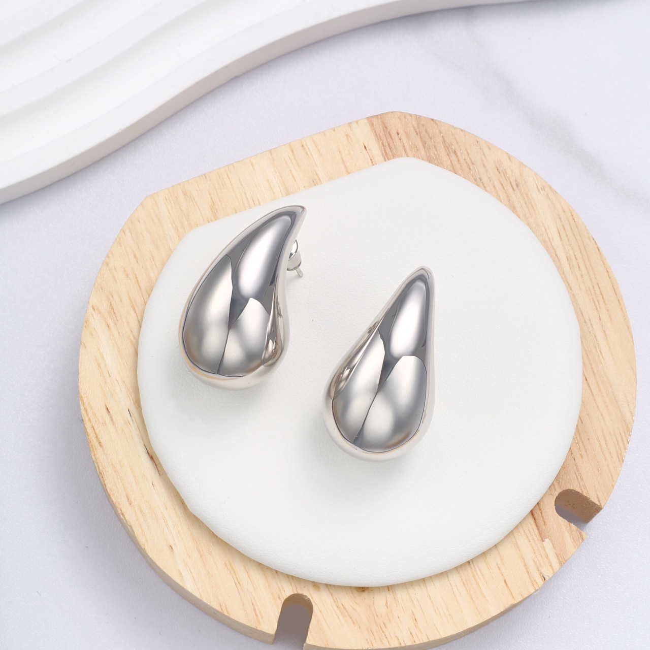 Unisex Water Drop Earrings Niche Design High End Luxury Fashion Boutique Earrings_ipsvogv.com