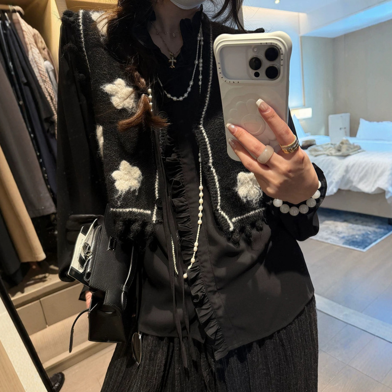 2026 Early Autumn New Style Bo Xi Style Hand-Embroidered Floral Camel Wool Knit Vest for Women Fashionable Woolen Vest