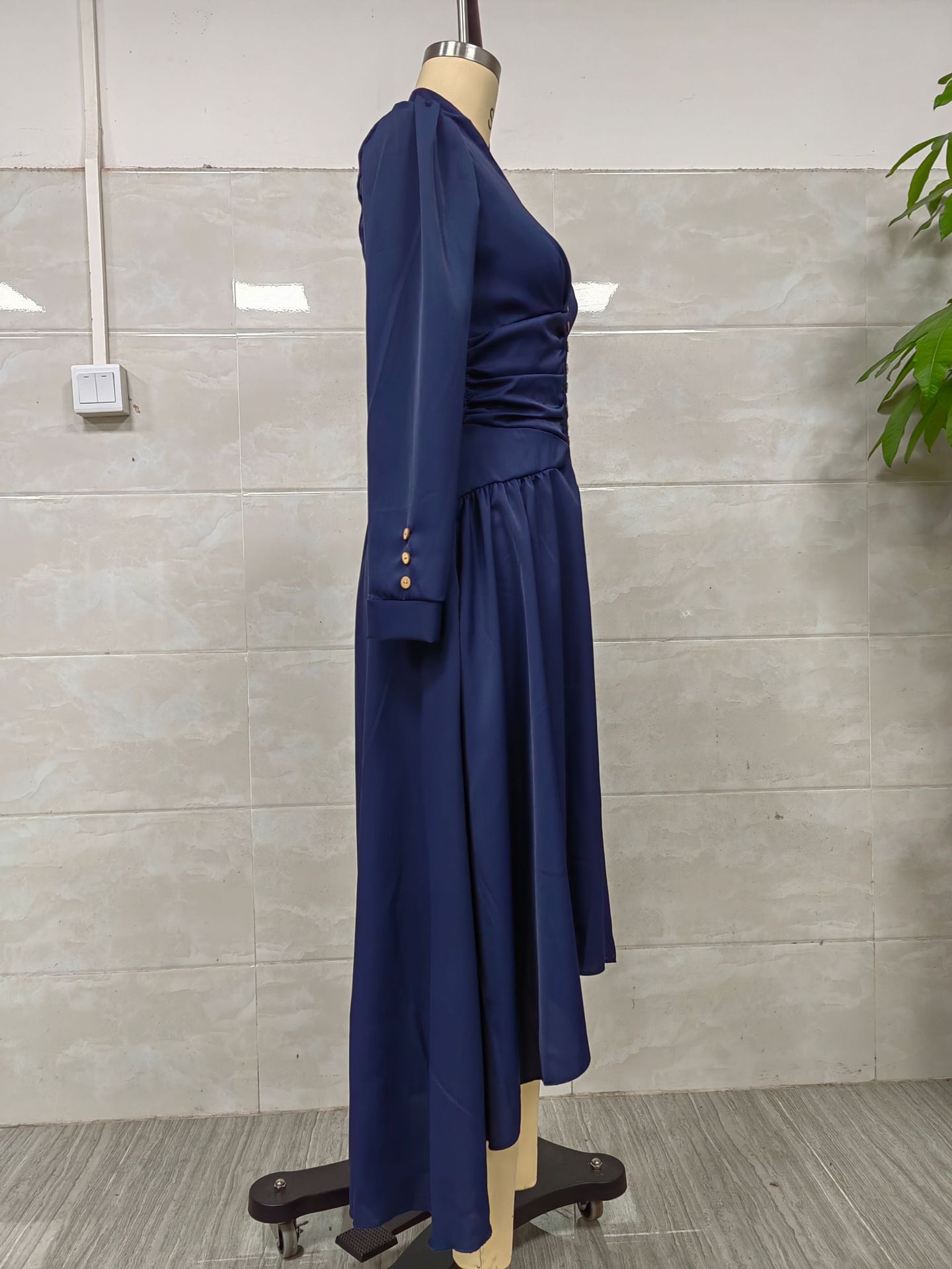 Elegant Waist Cinching V Neck Puff Sleeve Dress Full Skirt Women's Clothing_ecoleips.com