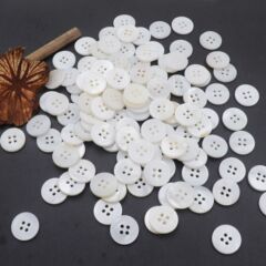 現物真貝殻ボタン淡水白貝ボタン双平面四眼ボタン純白真珠貝ボタン