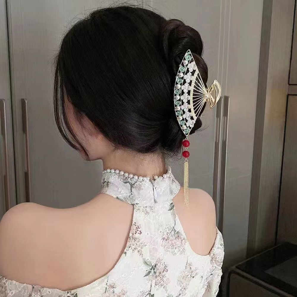 Women's Chinoiserie Retro Geometric Alloy Tassel Plating Inlay Artificial Pearls Rhinestones Hair Claws display picture 1