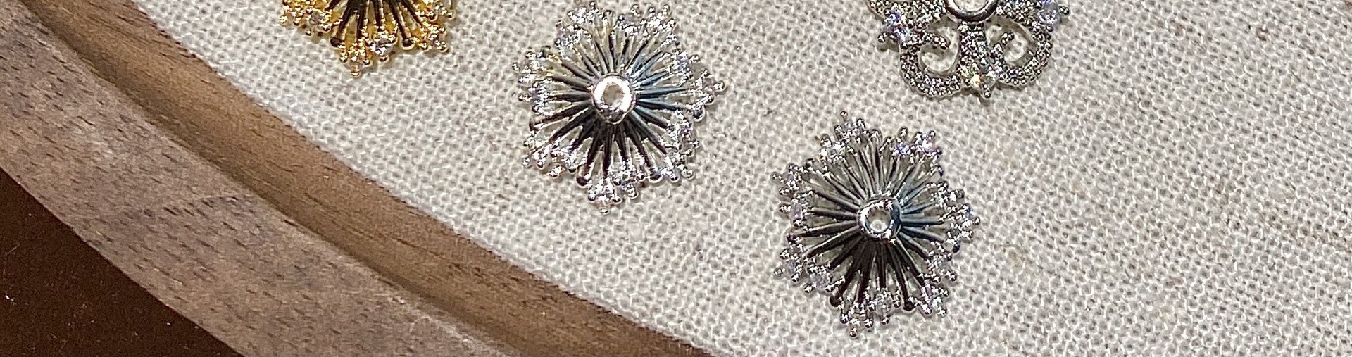 Color-Preserving 14K Gold-Filled Micro-Paved Zircon Crystal Accessories DIY Flower Tray Cap Spacer Beads Handmade Beaded Necklace Bracelet Accessories