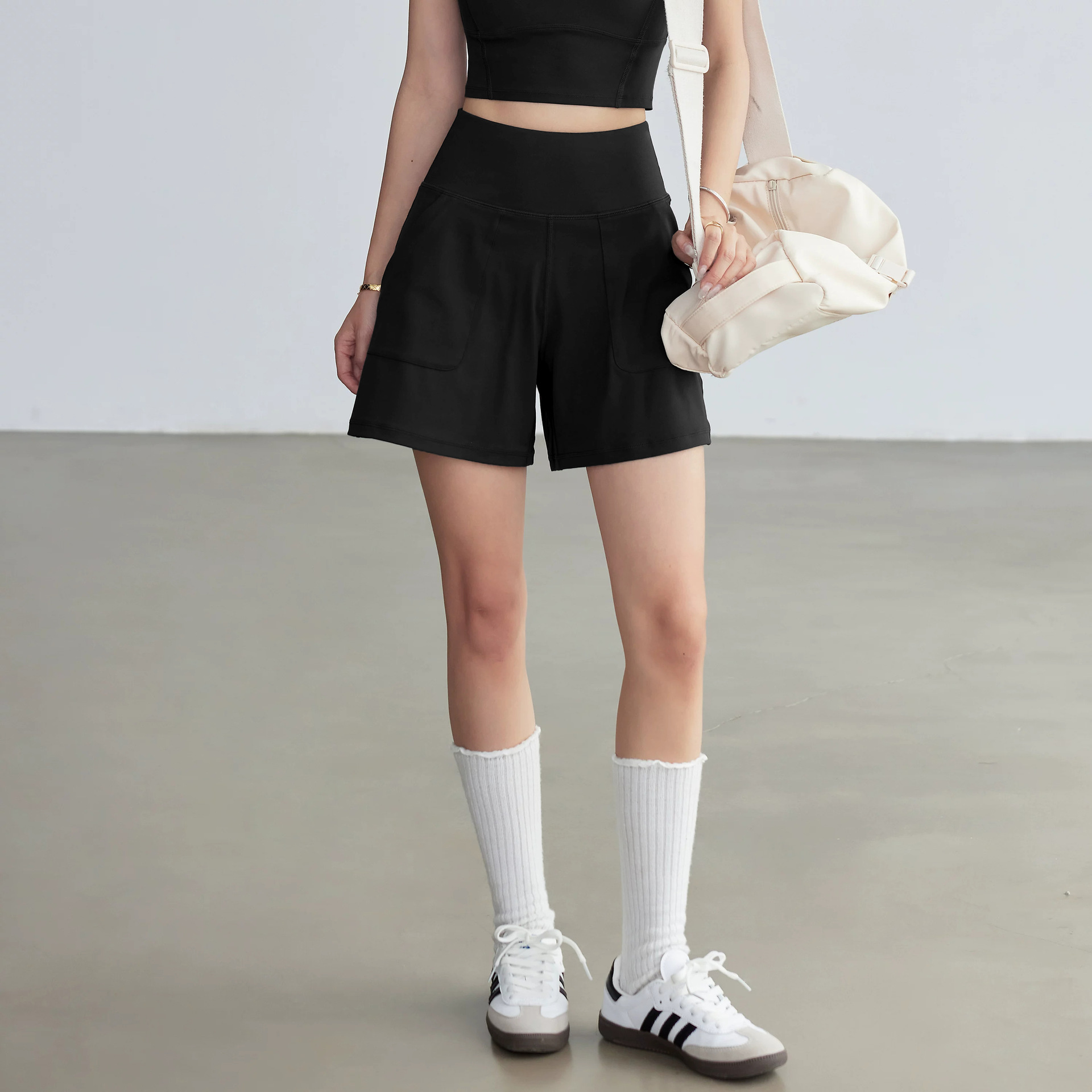 Trajes deportivos 2026 nuevos pantalones cortos de mujer ropa casual de tamaño grande suelta entrenamiento de carrera pantalones rápidos secos ropa de fitness