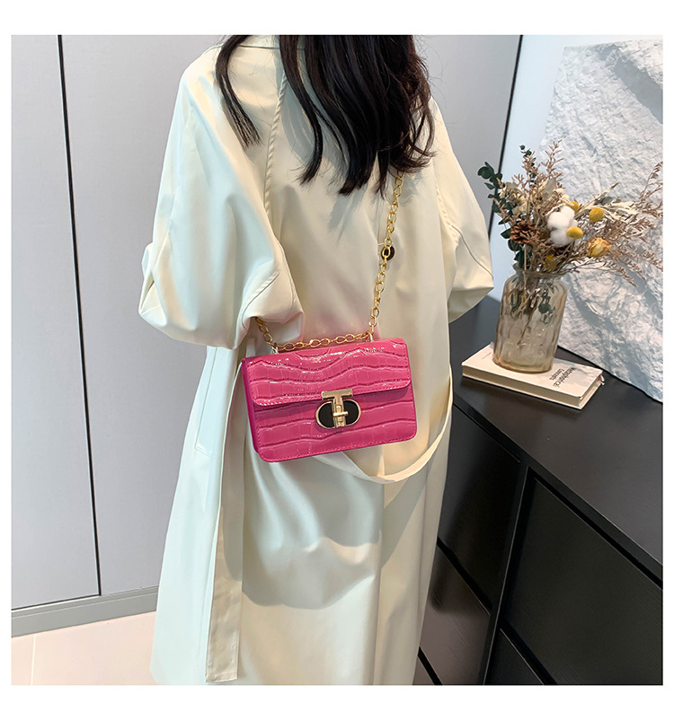 Fashion chain lock handbag 2024 new shiny stone pattern small square versatile and stylish single shoulder crossbody bag_voghion.com