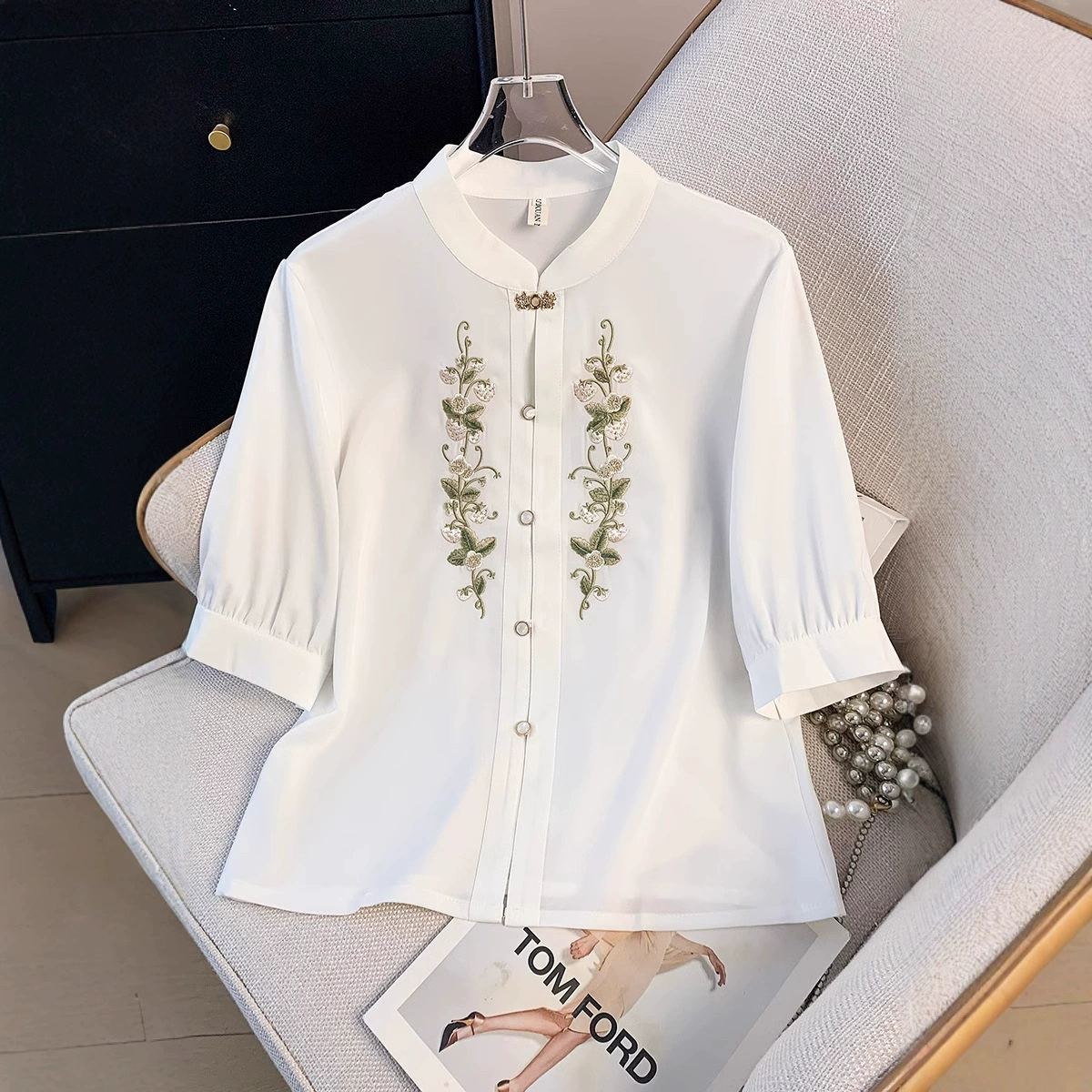 Новая атласная рубашка в национальном стиле с вышивкой на пуговицах в китайском стиле для женщин, весна и лето 2025, новая жаккардовая рубашка, свободный топ для похудения
