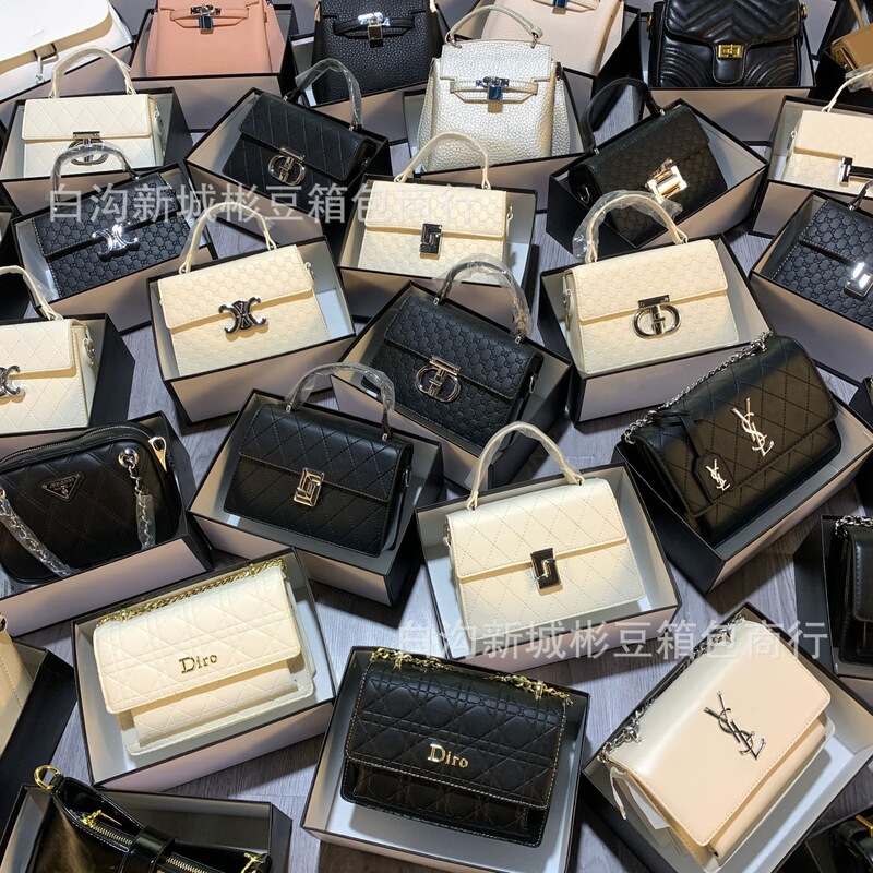 Gift Box Set of Women's Bags, Brand New Original Packaging, Assorted Styles, Mixed Batch, Women's Shoulder and Crossbody Handbags, Foreign Trade Live Streaming Supply Gift Box Set of Women's Bags, Brand New Original Packaging, Assorted Styles, Mixed Batch, Women's Shoulder and Crossbody Handbags, Foreign Trade Live Streaming Supply