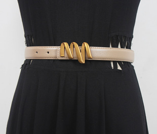 ����Ů�OӋ��С����Ƥ�b����b���B��ȹ�ӕr�аٴ��ļ���ɫƤ����