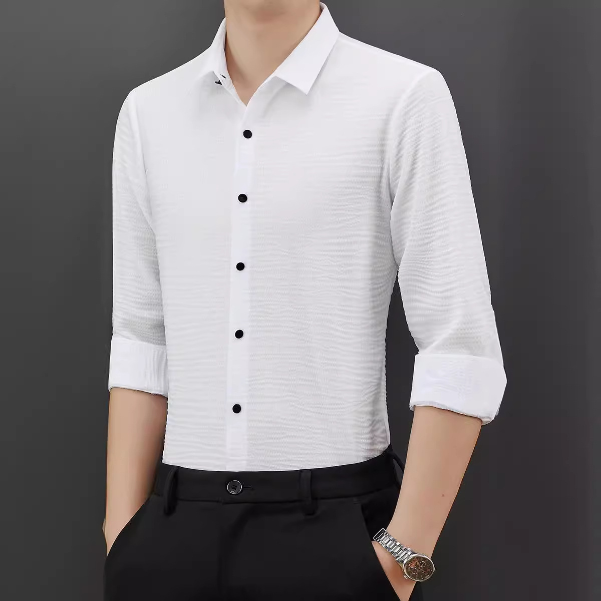 Encuentra una fábrica exclusiva de camisas personalizadas para hombres primavera y verano de alta calidad 2024 camisa anti-escaldado simple estilo de negocios