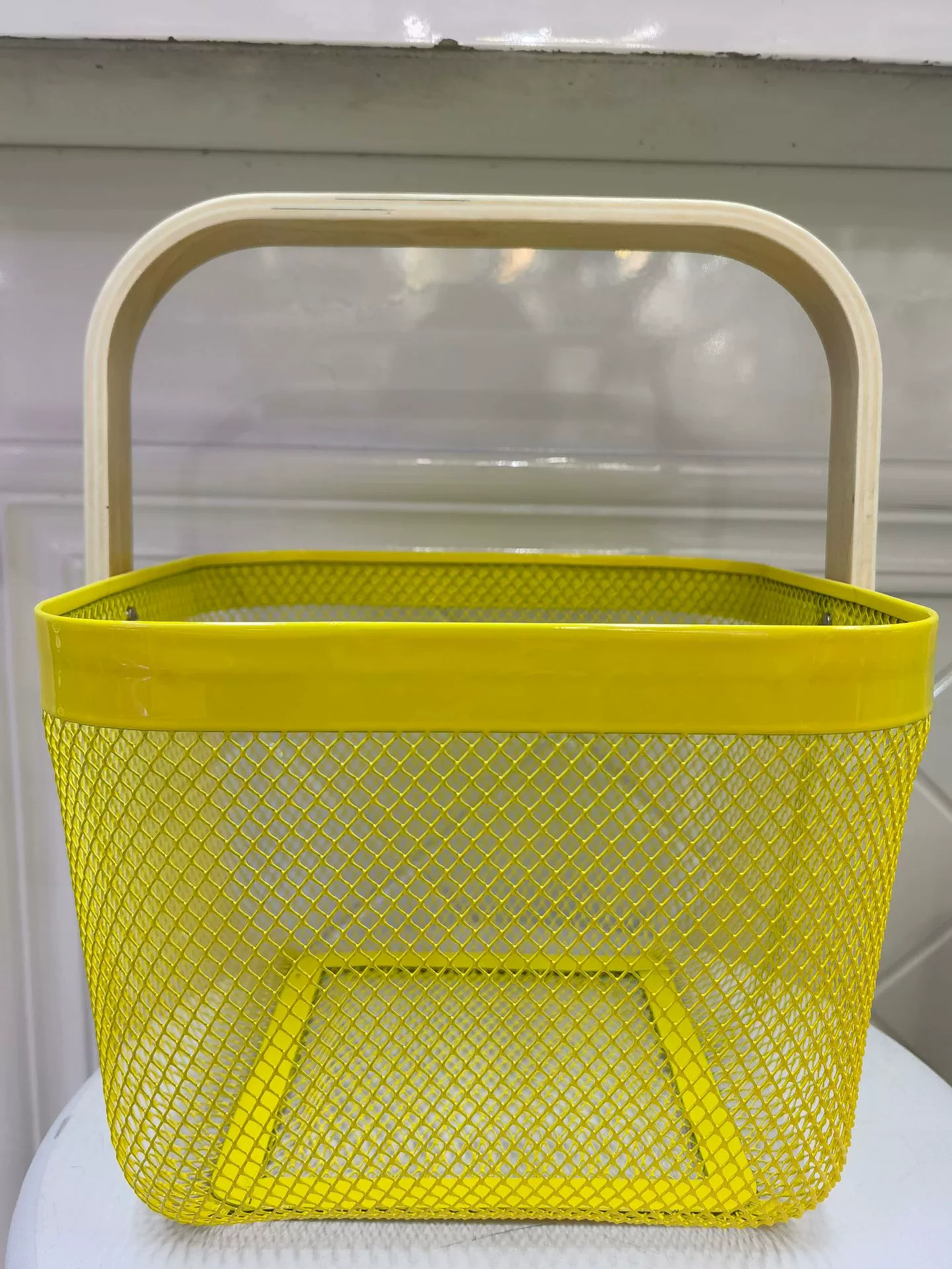Покрытие Nordic Light Luxury Iron Art Strike Basketball Wood Handle Rolled Fruit Vegetables Basketable House Hollow Storage Basket