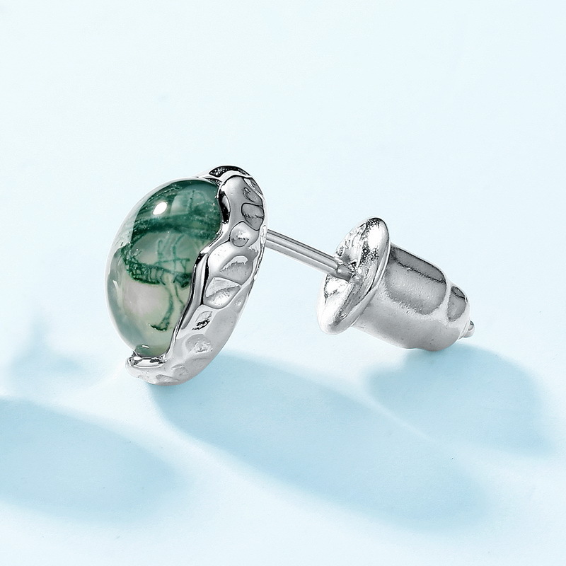Nuevos pendientes de ágata de hierba de agua natural lisa transfronteriza S925 Pendientes de piedra de musgo verde con incrustaciones de plata Simple, ligero, lujoso y versátil