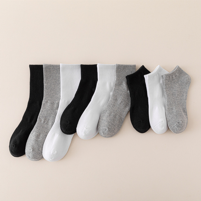 Wholesale of pure cotton socks, white medium tube socks, summer thin socks, sports stockings, men's and women's socks, pure color socks, Zhuji socks