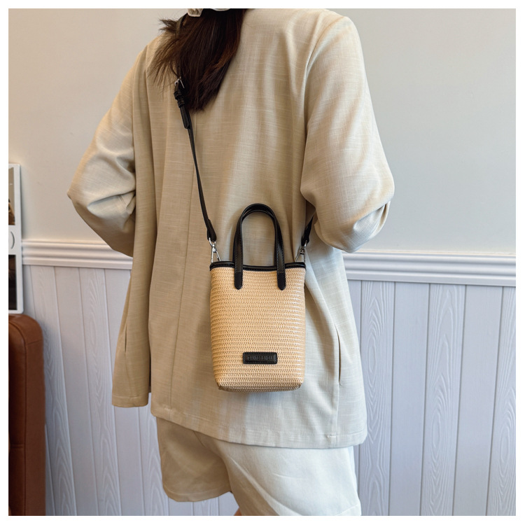 Summer straw woven beach bag 2025 New style seaside vacation handbag, simple and versatile bucket bag, woven crossbody bag undefined