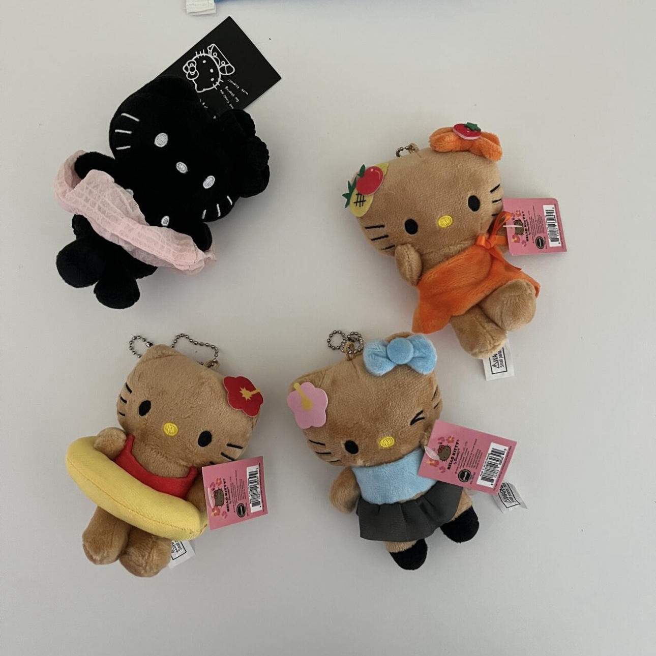 50周年限定黑皮hellokitty挂件avail联名制服kt猫书包钥匙扣挂饰-阿里巴巴