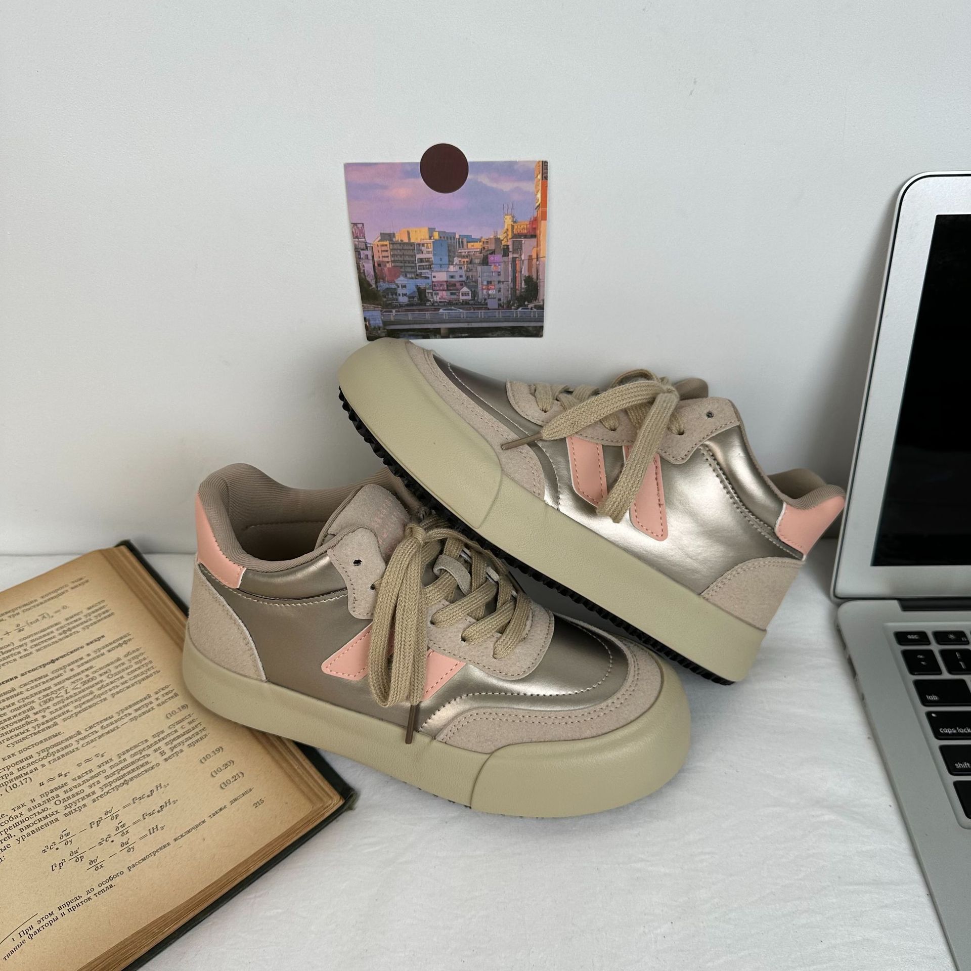 2024 invierno nuevos zapatos casuales deportivos cálidos retro más zapatos de todo fósforo de terciopelo zapatos de plataforma de nicho 6584