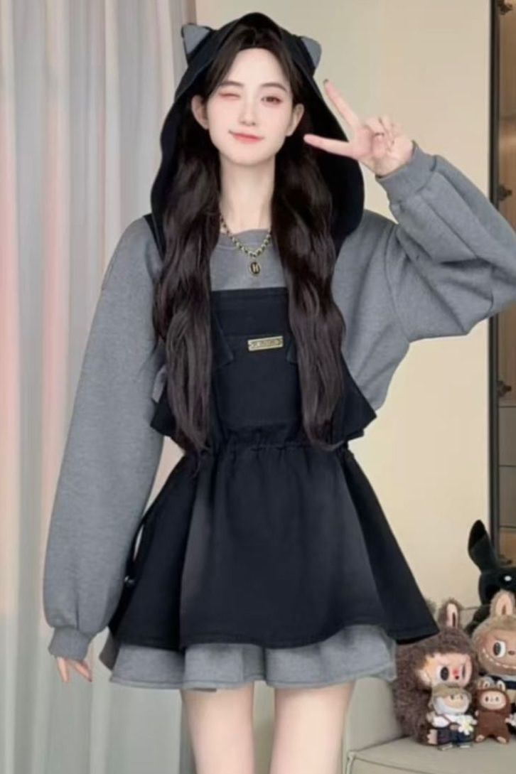 韩版简约圆领长袖灰色卫衣女2025秋季新款收腰显瘦背带裙两件套