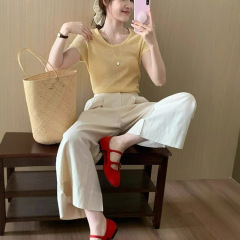 多巴胺黄色针织短袖女t恤2025新款爆款夏日韩系通勤独特绝美上衣
