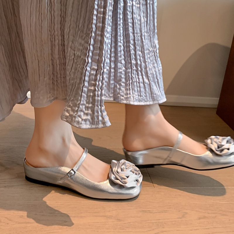 Giày mule nữ mũi nhọn họa tiết hoa bạc, đế bằng tăng chiều cao — Màu nâu nhạt (da cừu)