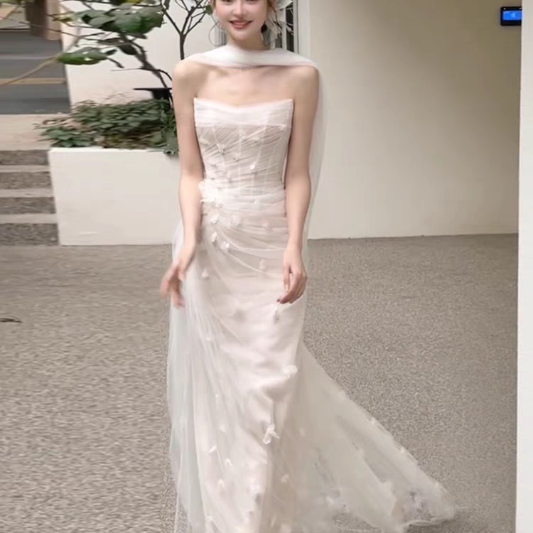 White Strapless Robe, Light Wedding Dress, Ultra-Fairy Style, Bride's Engagement Welcome Dress, Light Tulle Travel Photography Dress, Toast Evening Gown