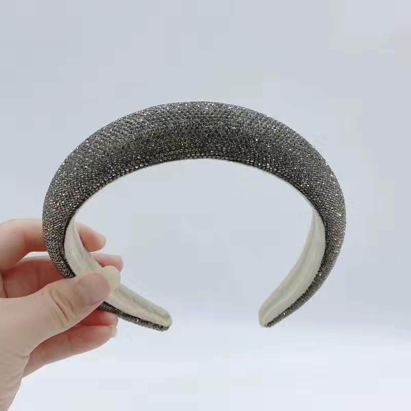 Diadema con diamantes, estilo de celebridad de internet, nueva diadema de esponja de alta gama 2023 para realzar la corona, versátil para looks modernos de chicas jóvenes.