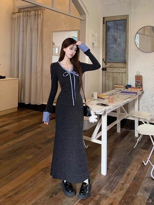 早秋季法式针织v领连衣裙子女2025新款千金miu系穿搭包臀鱼尾长裙|undefined