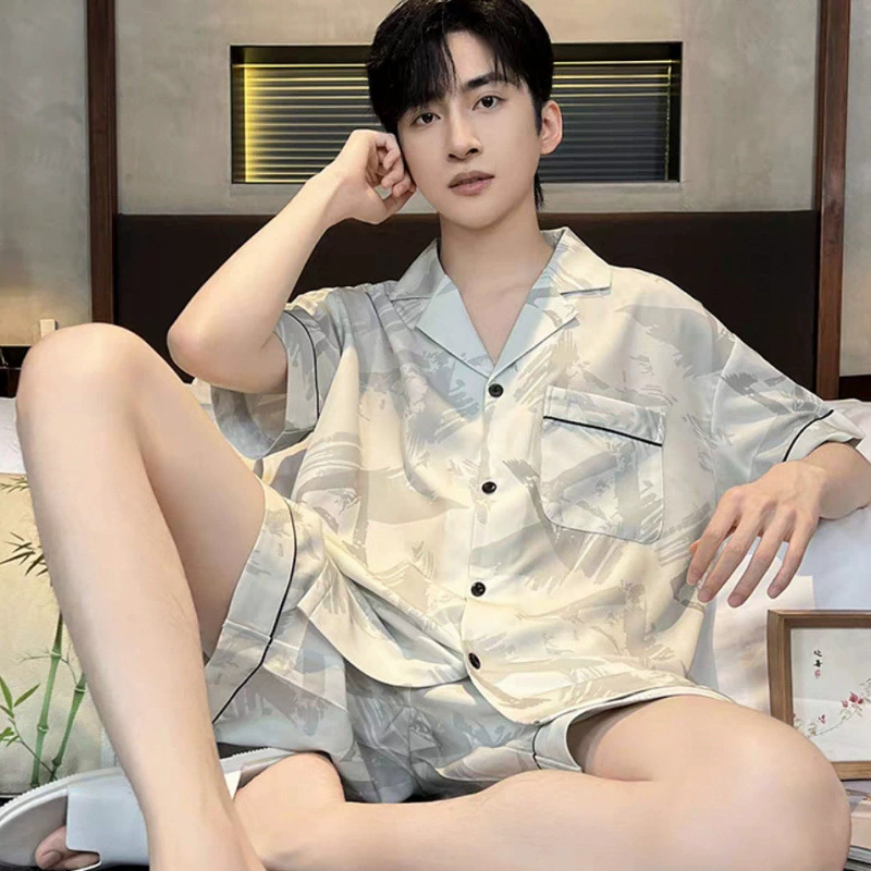 Новые пижамы для мужчин, летние тонкие свободные молодежные красивые мужские пижамы из ледяного шелка с короткими рукавами, комплект летней домашней одежды