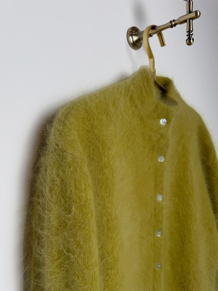 Áo khoác cardigan len nữ dáng ôm cổ tròn tay dài một hàng cúc chất liệu lông mềm mại — Màu hồng, Màu trắng, Màu xám nhạt, Xanh đậm chi tiết 14