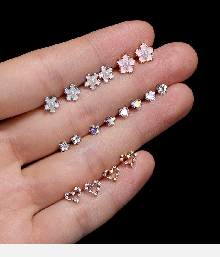 Classic Flower Stud Earrings for Women - Simple Daisy Diamond Ear Bone All-match Fashionable Auricle Earrings detail image 8