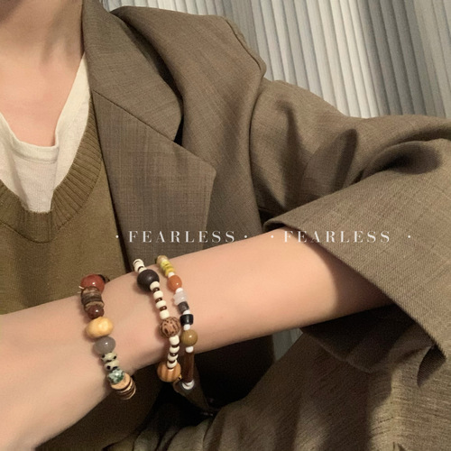 Xiaohongshu Recommended Chinese Retro Beaded Bracelet for Women Autumn/Winter Unique Layered Accessory Design Friend Bracelet