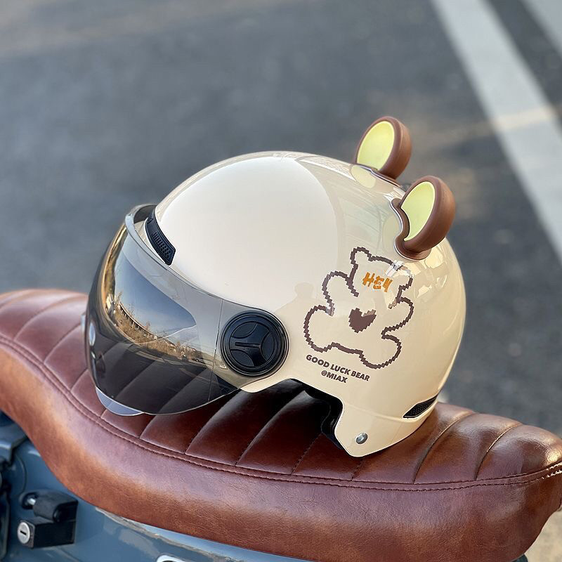 New certified electric vehicle helmet for men and women, new model for all seasons, sun protection, cute, universal half helmet, motorcycle safety helmet