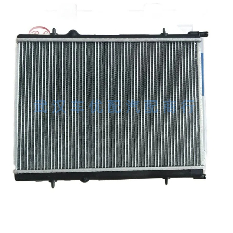 133038/1330.38 is suitable for Peugeot 307, 308, and Citroen C4 1.6 manual transmission models; it is a radiator water tank