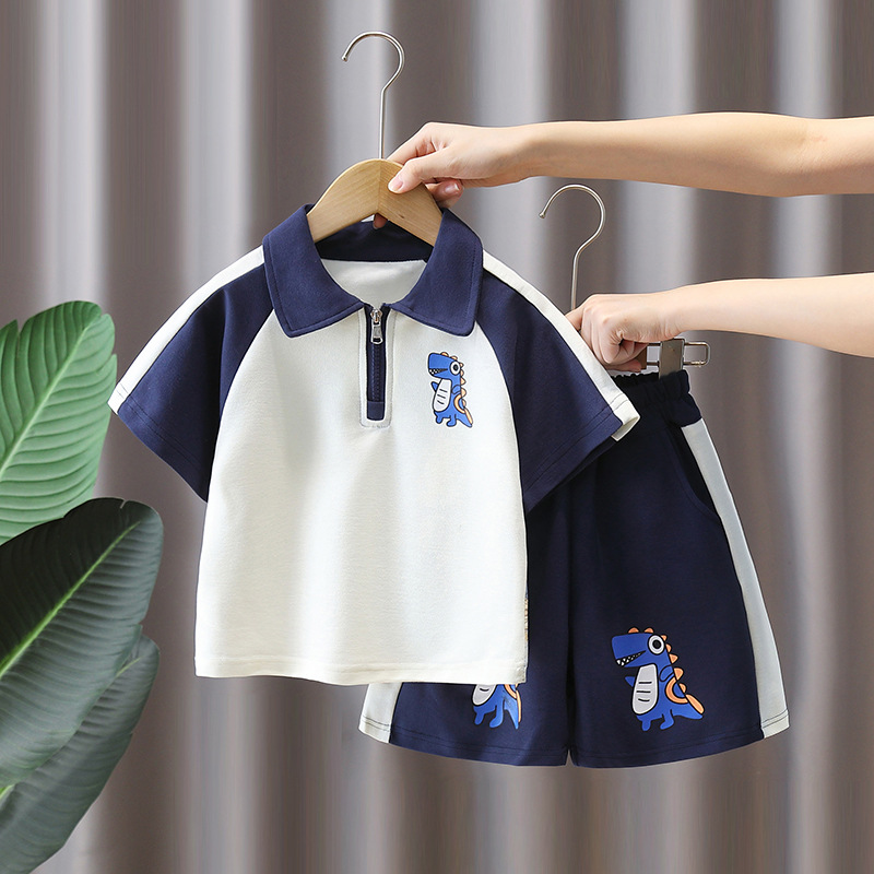 7405 Traje de verano para niños 2025 Nuevo estilo Niño guapo Verano Manga corta POLO Camisa con estampado de dinosaurios Traje de dos piezas