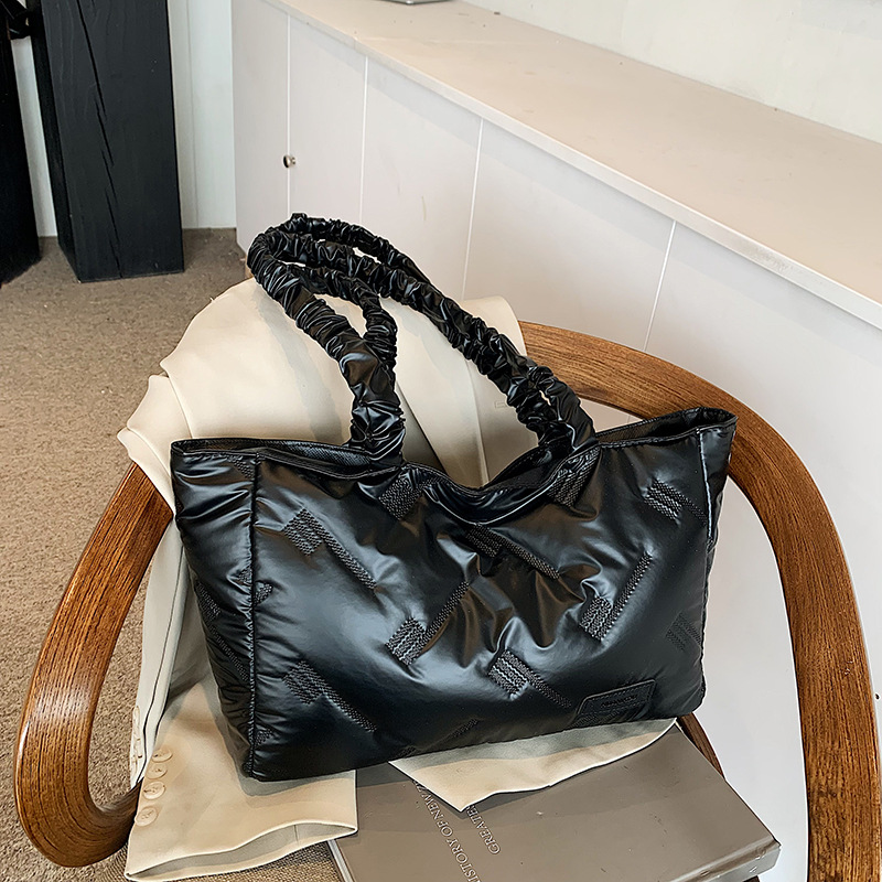 Bolsa de ropa de algodón de gran capacidad para mujeres 2024 nuevo otoño y invierno personalidad bolsa de compras de hombro de clase casuales bolsa de viaje