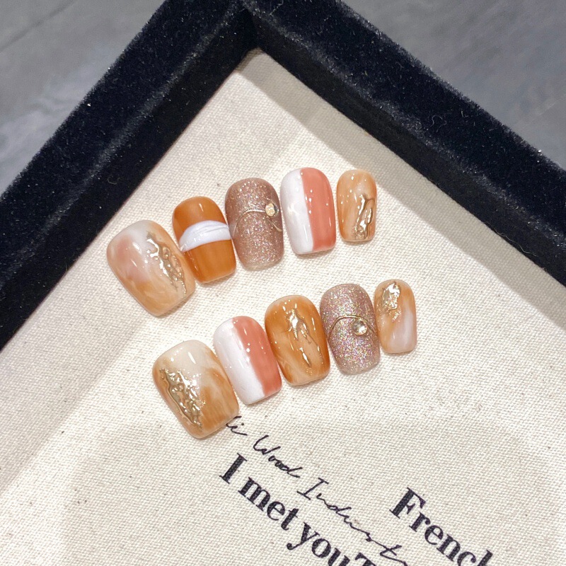 Hand-worn nail caramel blooming gradient grade cat's eye advanced sense wearing nail art finished nail patch short Hand-worn nail caramel blooming gradient grade cat's eye advanced sense wearing nail art finished nail patch short