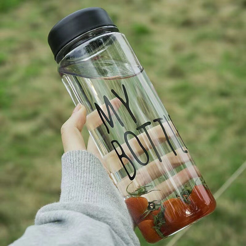 ストロー付きの新しいスタイルのプラスチックカップ、パールミルクティーを吸うことができ、見栄えの良い大容量のポータブルフルーツティーカップ、ギフトロゴ付き|undefined