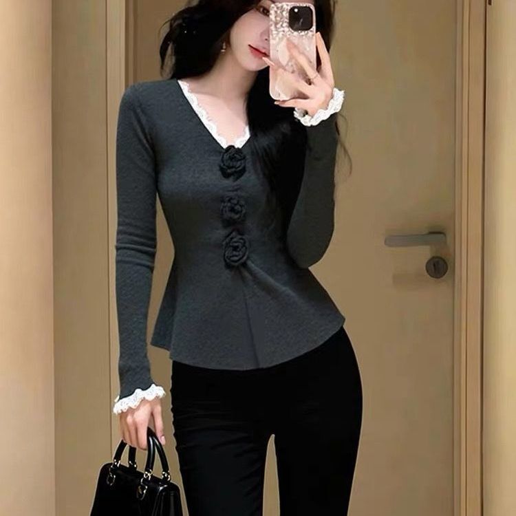 Autumn and Winter Beautiful Design Slim-Fitting Bottoming Shirt, Feminine and High-End German Velvet Stereo Flower Top, Western Style T-Shirt Autumn and Winter Beautiful Design Slim-Fitting Bottoming Shirt, Feminine and High-End German Velvet Stereo Flower Top, Western Style T-Shirt
