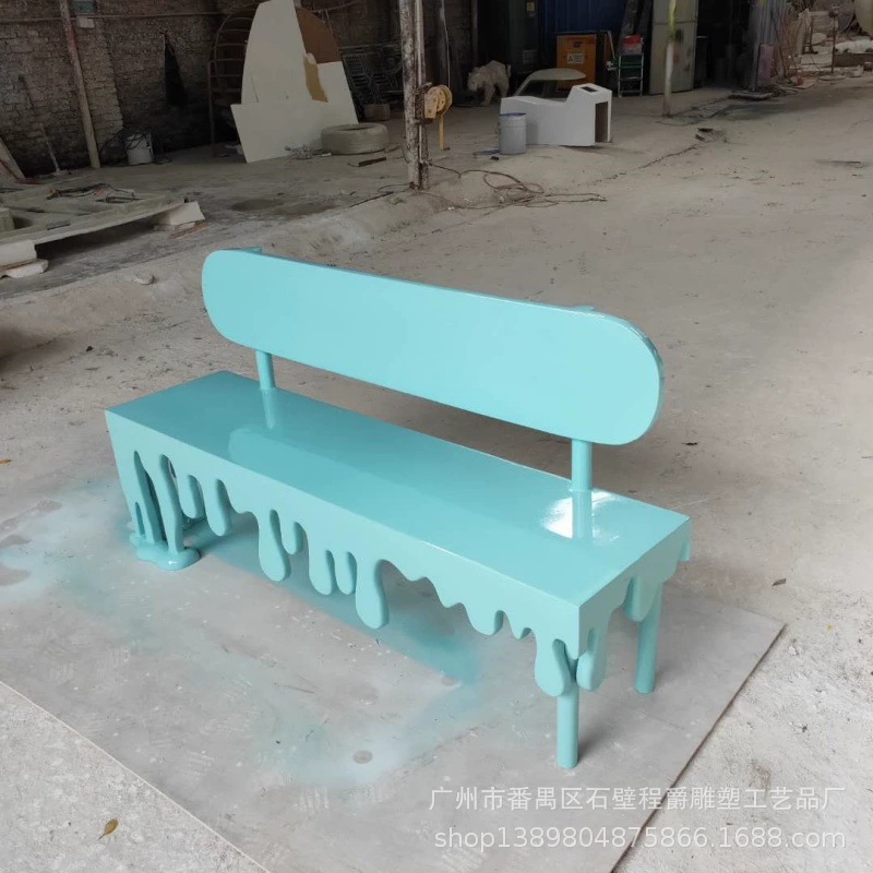 Табуреты для мороженого из стекловолокна просты и универсальны, модный выбор для различных стилей торговых центров и ресторанов, разработанных и эстетически адаптированных.