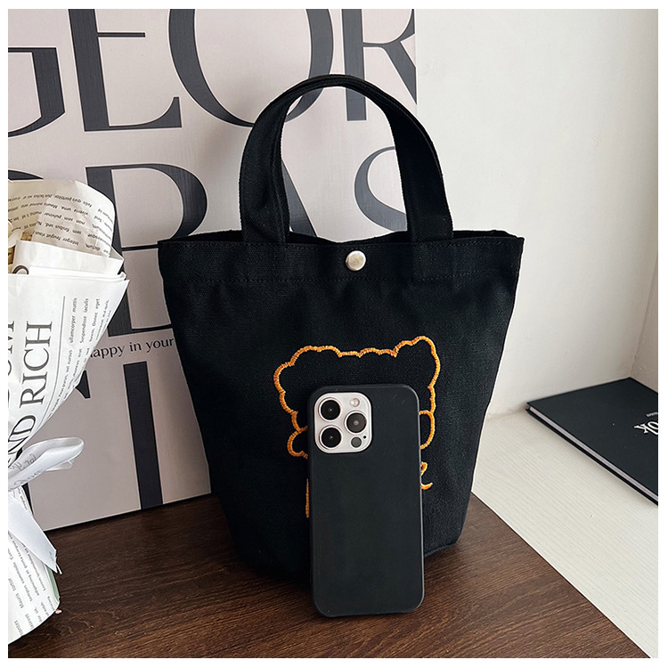 Personalized ladies' bucket bag, versatile and cute canvas bear wholesale, simple Japanese style new handbag undefined
