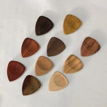 跨境现货批发民谣电木质吉他拨片尤克里里拨片吉他手指琴贝斯拨