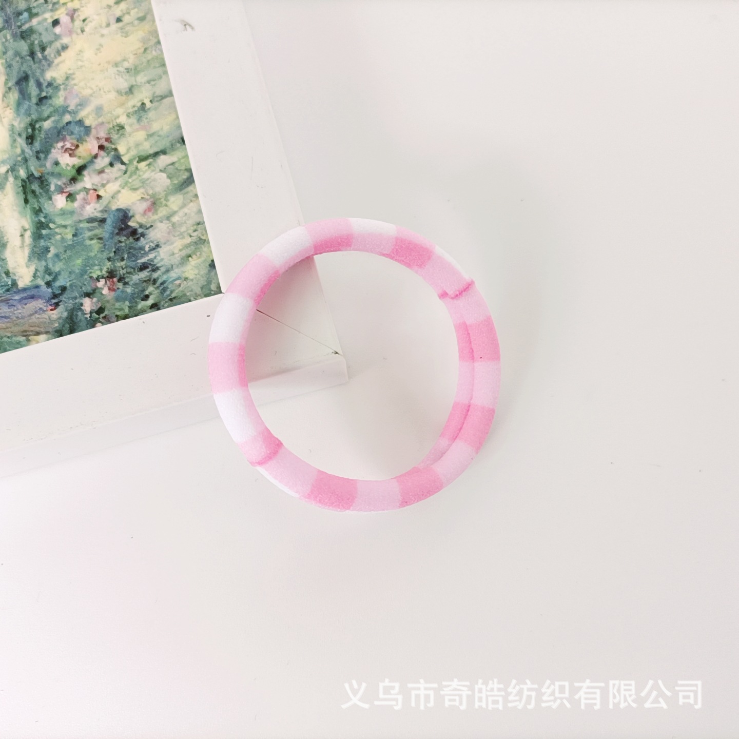 큰 분홍색 격자 무늬