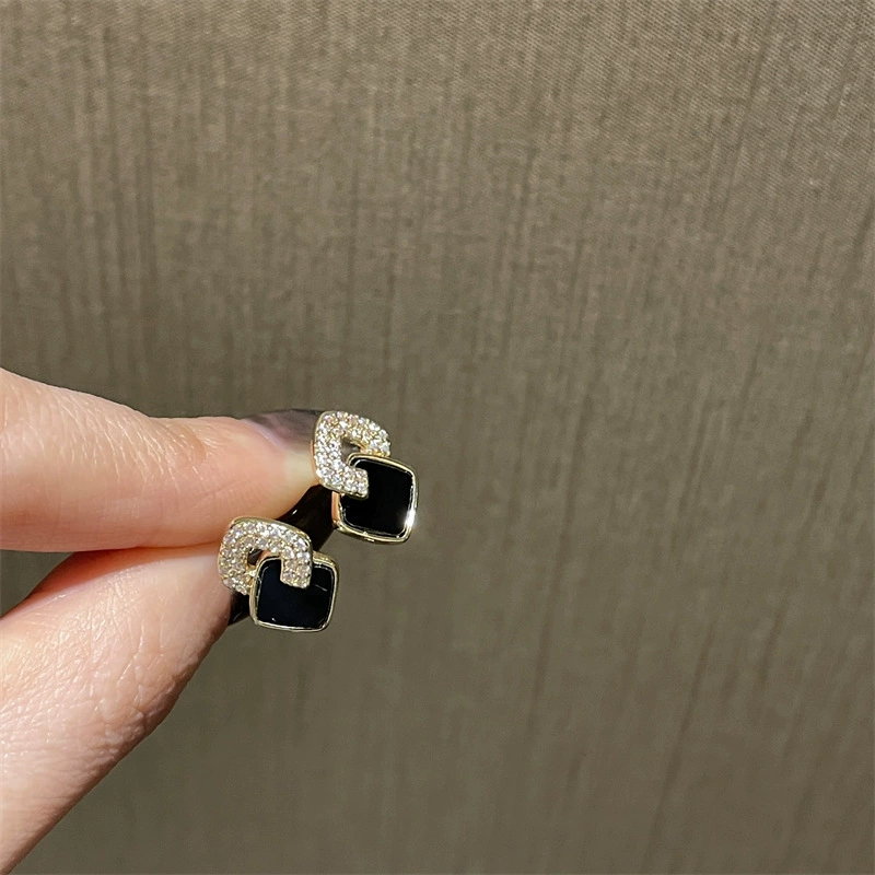 Серьги черные, 1,7×1,1 см, лёгкие модные стальные заклепки