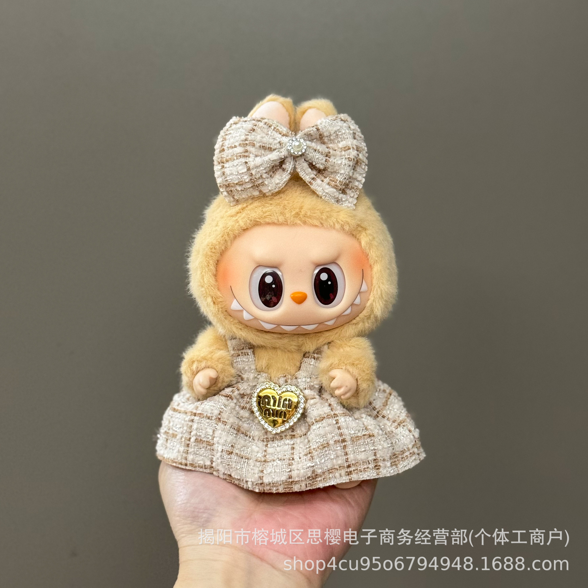 Ropa exclusiva para muñeco Labubu – prendas de peluche 17 cm, falda y traje para primera y segunda generación