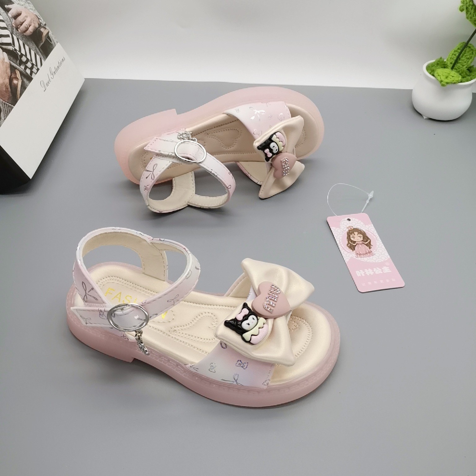 Princesa Ye Lin Xia Explosion 2025 Retro Mujer Tesoro 1-3-5 años Zapatos casuales a través de la red Zapatos de princesa de tendón de res antideslizante